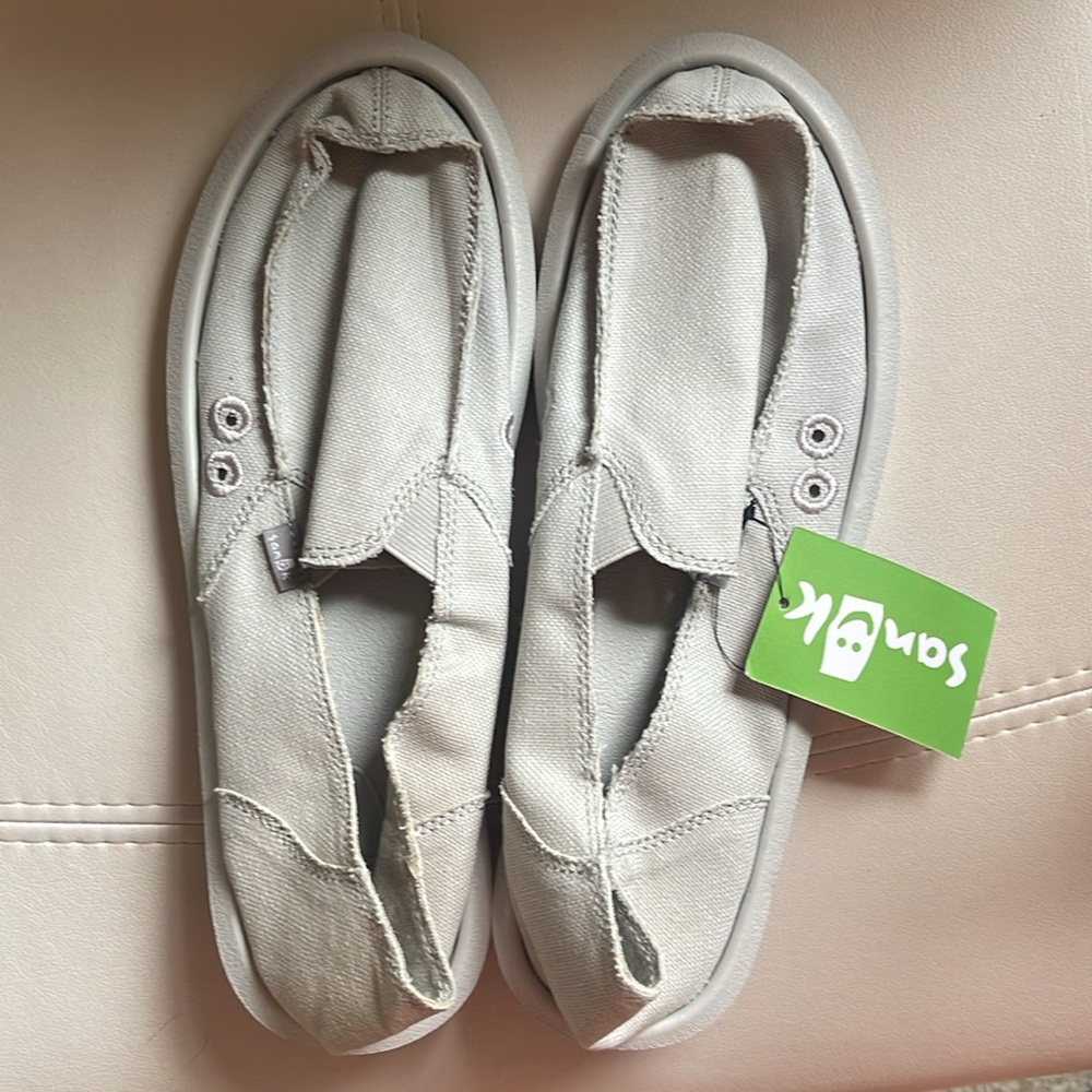 Women’s Sanuk sandal shoe